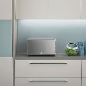 Forno de Micro-ondas Electrolux MI41S Inox Espelhado com Painel Integrado e Função Tira Odor - 31 litros