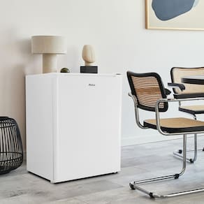 Frigobar Philco PFG85B com Controle de Temperatura e Porta Reversível – Branco