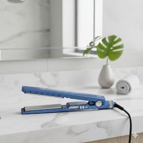 Chapinha | Prancha Philco Ultra Titanium 230ºC com Emissão de Íons Azul – Bivolt - 1