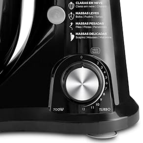 Batedeira Planetária Britânia BBP760P Power Plus com 12 Velocidades e 700W - Preta