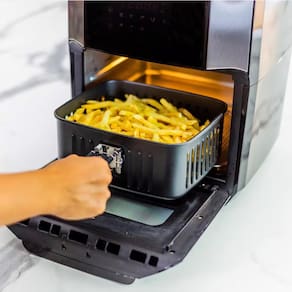 Fritadeira Elétrica sem Óleo Air Fry Britânia Oven BFR2100P 12L - Preta