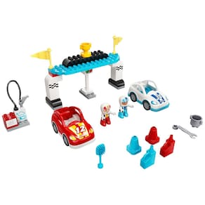 LEGO 10924 Conjunto de jogos do dia da corrida de Cars Lightning McQue