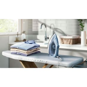 Ferro de Passar a Vapor Electrolux Efficient ESI10 com Spray e Base Antiaderente - Azul