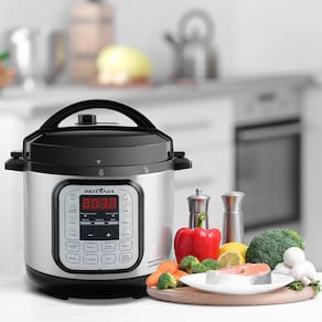 Panela Elétrica de Pressão Britânia BPP02G com Revestimento Gold 5L – Preta/Inox