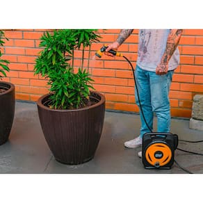 Mangueira para Jardim Wap GMEEM01 com Enrolador e Esguicho Múltiplo