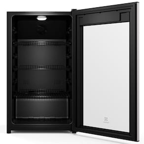 Cervejeira Electrolux 96L Multi Drinks BCG96 - Preto