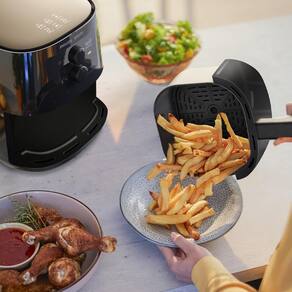 Fritadeira Elétrica Sem Óleo Airfryer Philips Walita HD9202/9 4,1L - Preta