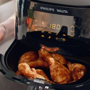 Fritadeira Elétrica Sem Óleo Air Fryer Philips Walita RI9270 Digital 6,2 L - Preta