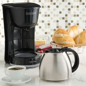 Cafeteira Elétrica Black Decker CM15 com Jarra em Inox, Porta Filtro Removível e Placa Aquecedora