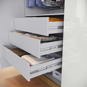 Guarda-roupa Maxel Móveis Plata com 3 Portas, 3 Gavetas, 3 Cabideiros, 6 Prateleiras e Espelho - Capuccino e Branco - 3