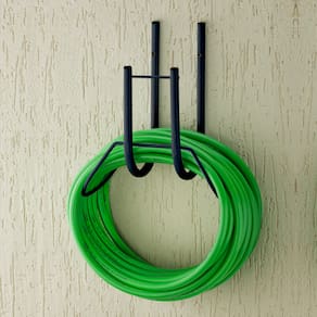 Suporte Utimil para mangueira em Tubo de até 30 Metros - Preto - SUPORTE PARA MANGUEIRA EM TUBO PRETO UTIMIL - 2