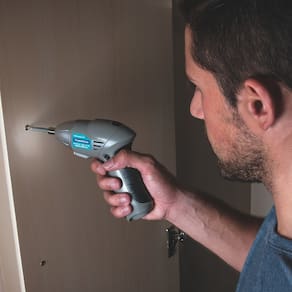 Parafusadeira Tramontina 1/4" para Uso Doméstico a Bateria Ni-Cd 4,8 V - 21 Peças - PARAFUSADEIRA 1/4" TRAMONTINA 21 PECAS - 1