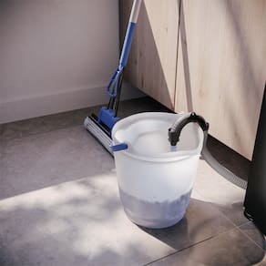 Lavadora de Roupas Electrolux Expert LEB18 18kg com Tecnologia Tripla Filtragem, Jet&Clean e Função Pet Pro - Preta