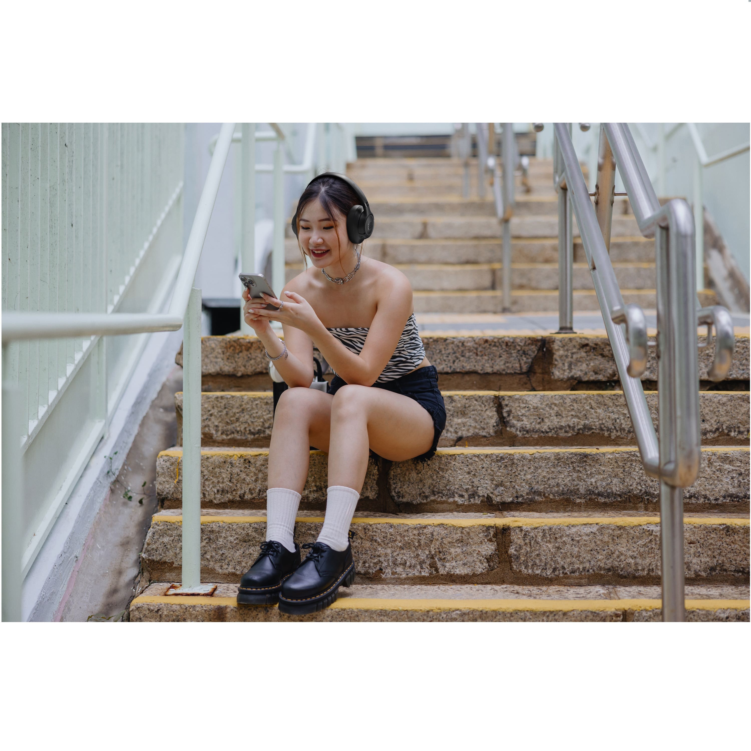 Fone de Ouvido JBL Tune 730BT Headphone Bluetooth Pure Bass Até 76h Bateria - 1