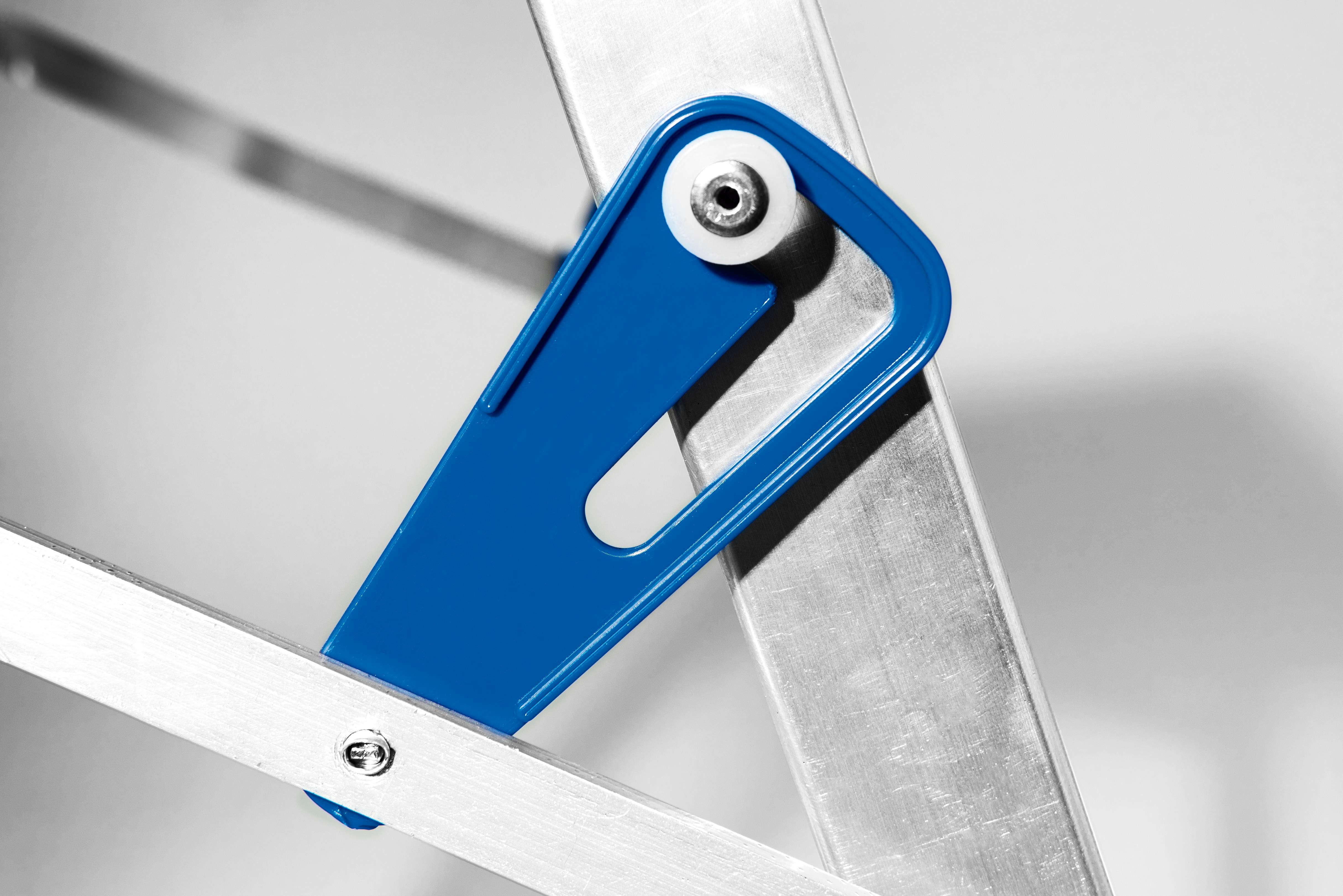 Banqueta de Alumínio Tramontina 3 Degraus com Trava de Segurança e Suporte 120kg - 2