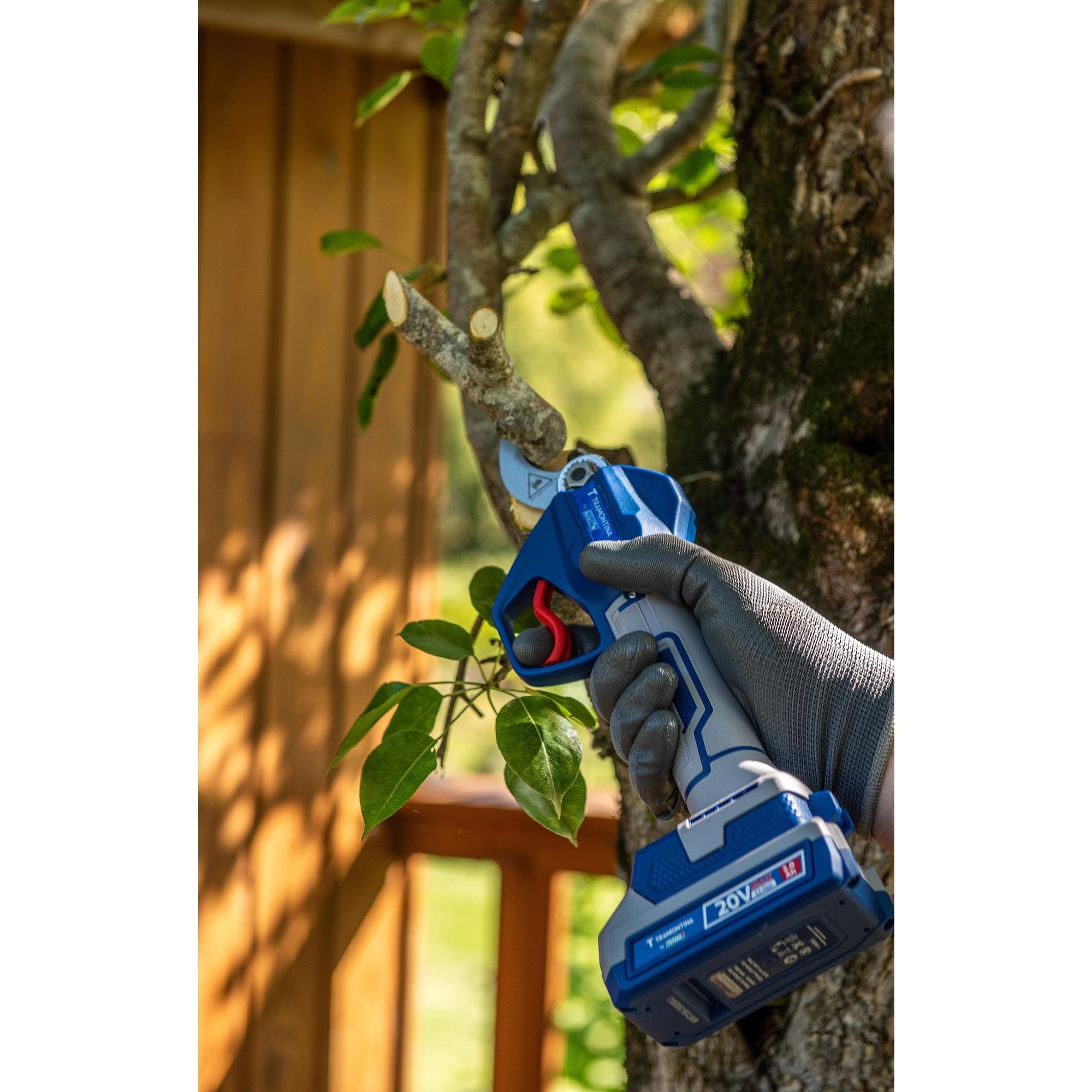 Tesoura de Poda Tramontina by TOTAL 20V Brushless Corte 30?mm Sem Bateria - 3