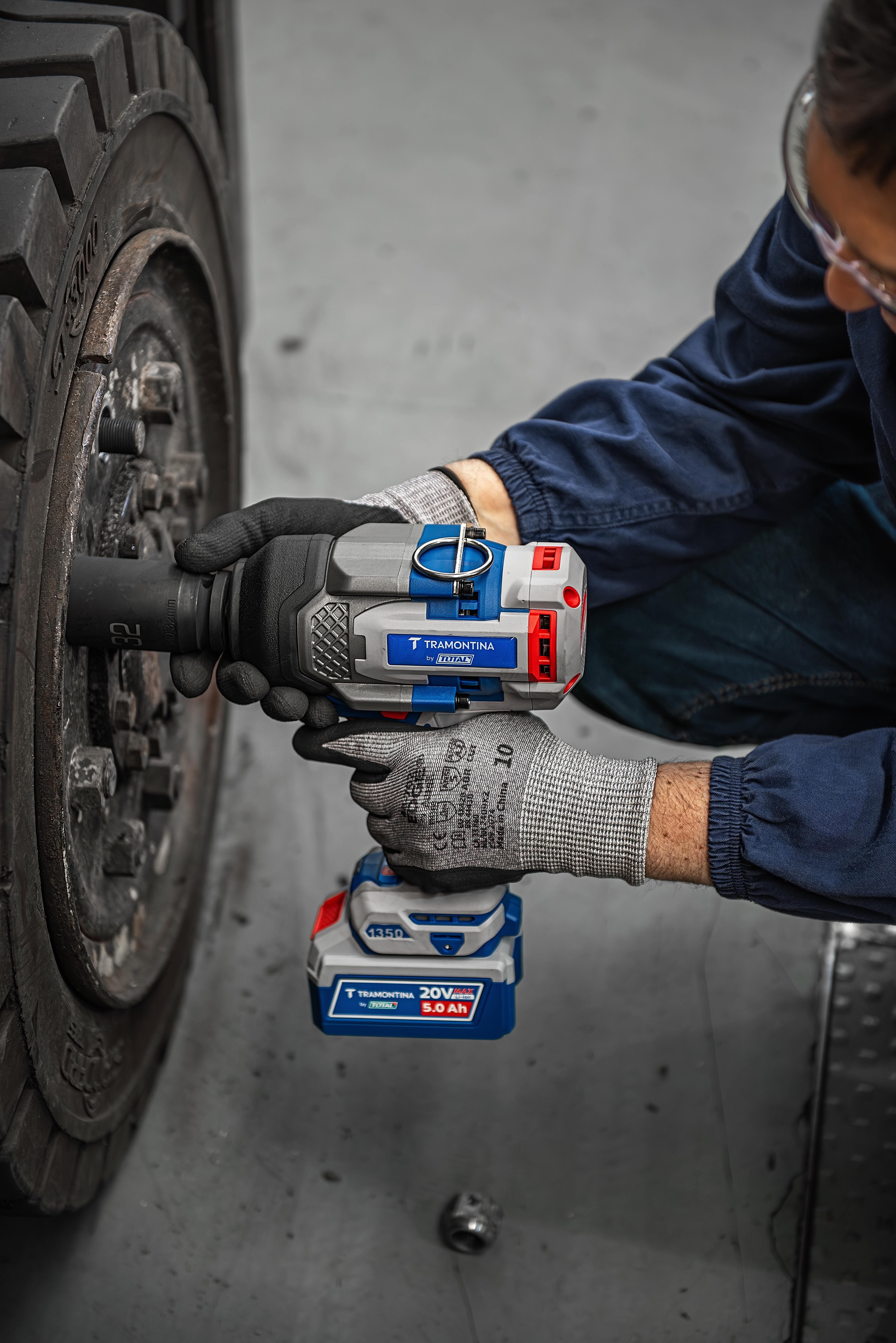 Chave de Impacto Tramontina by TOTAL 3/4" 20V 1350 N.m Brushless com 2 Baterias 5Ah e Maleta - 1