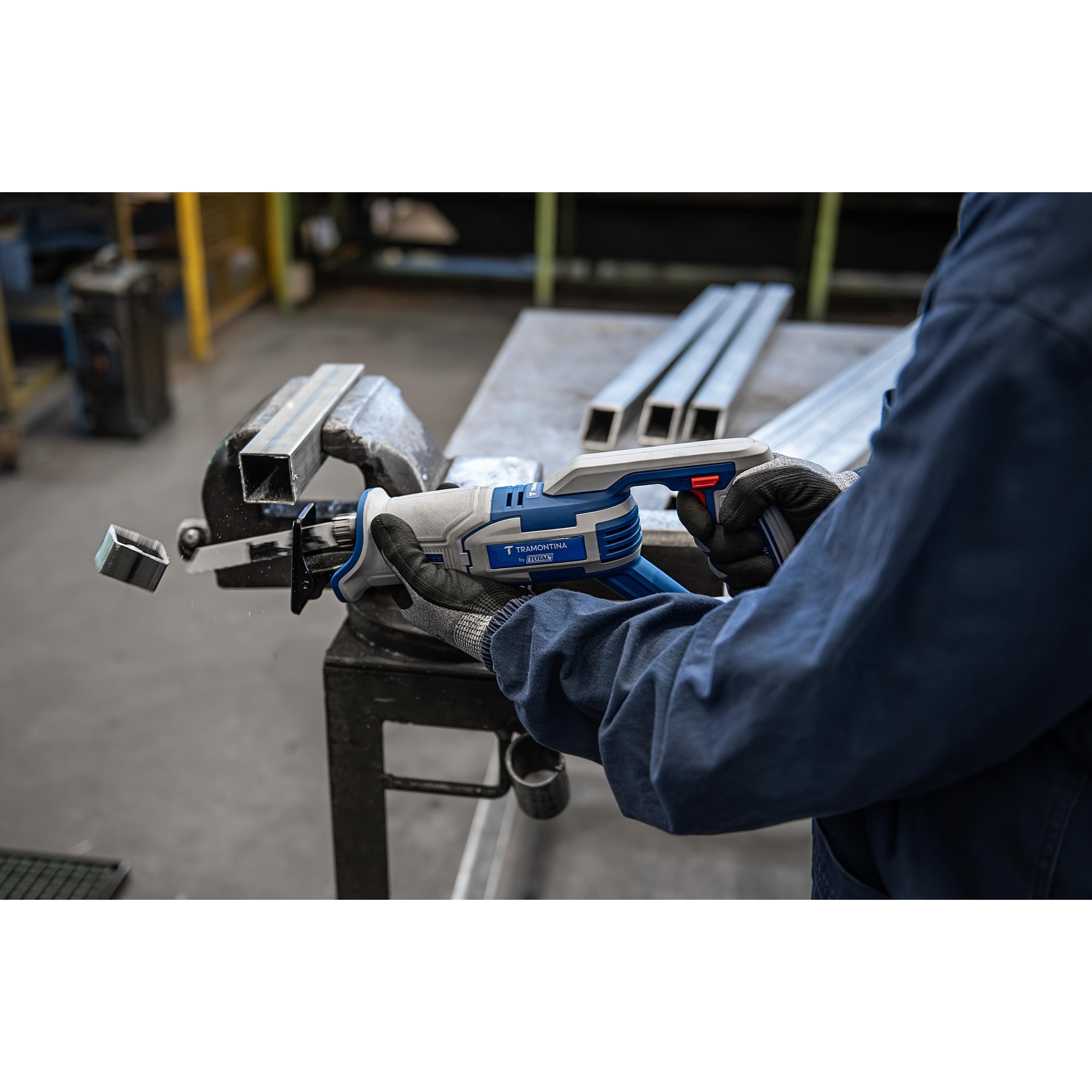 Serra Sabre Tramontina by TOTAL 20V 2800 rpm Brushless Corte Madeira Metal - 1