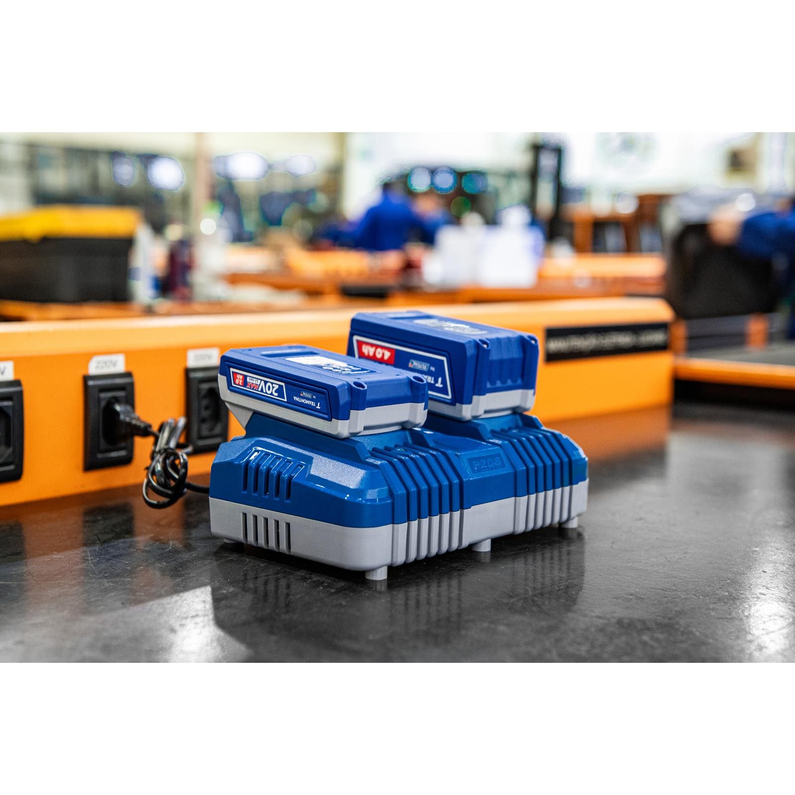 Carregador Duplo de Baterias Tramontina by Total 20V 4,0A Bivolt - 2