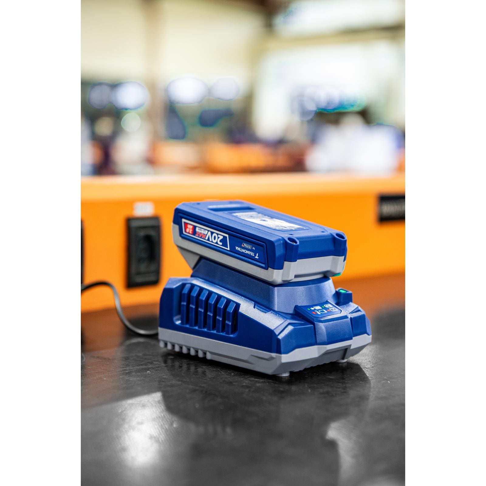 Kit 2 Baterias Tramontina by Total 20V 2,0Ah Lithium-Ion + Carregador 2,0A Bivolt - 1
