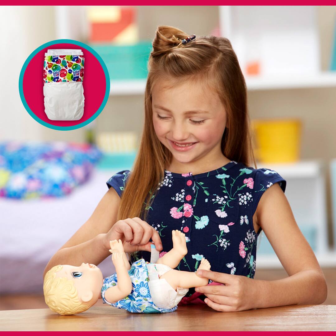 Boneca Baby Alive Hasbro Hora do Xixi Loira detalhe