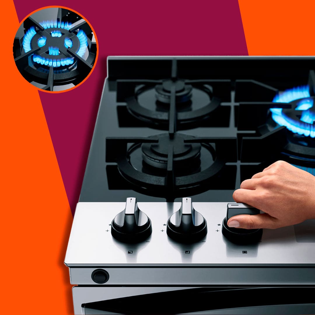 destaque zoom imagem aproximada queimador aceso mão botão acionando ligando acendendo fogo boca Fogão Brastemp BFS5VCR cinza prata
