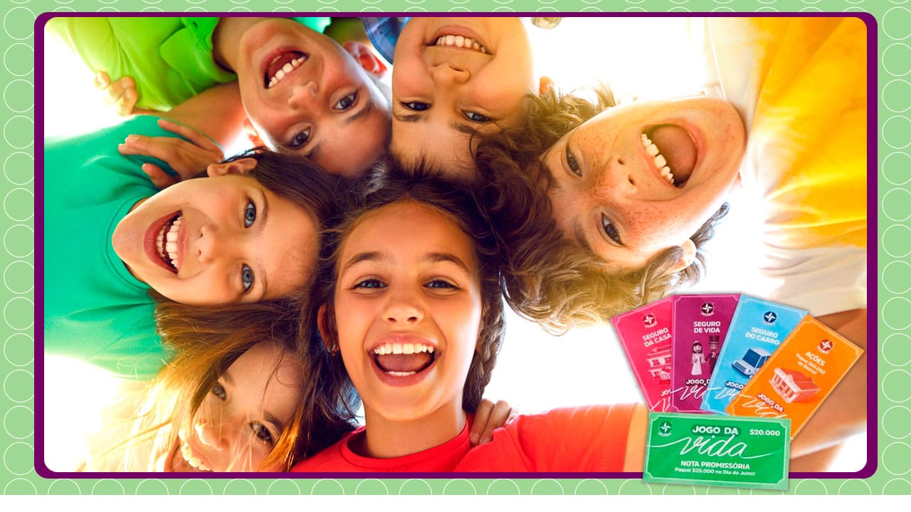 Jogo da vida nota promissória ações seguro do carro de vida da casa cartas cartões coloridos cores crianças meninos meninas juntos reunidos boca aberta bocas abertas sorrindo sorriso felizes alegres