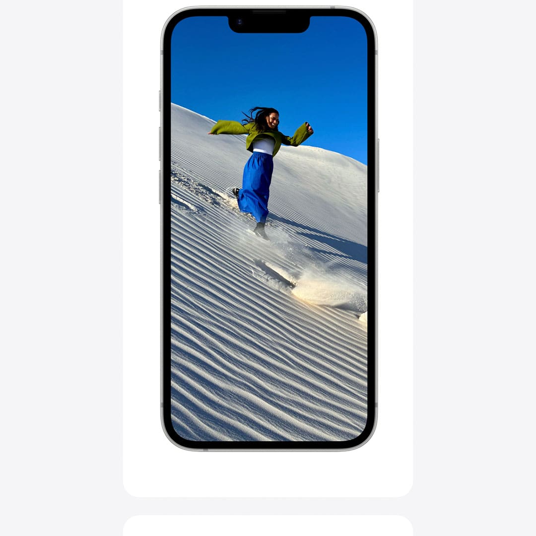 O iPhone 16e é feito para Apple Intelligence e conta com a potência do chip A18*. Fotografe em altíssima resolução com a câmera Fusion. E ganhe mais tempo para enviar mensagens, navegar e fazer outras coisas com sua superbateria.