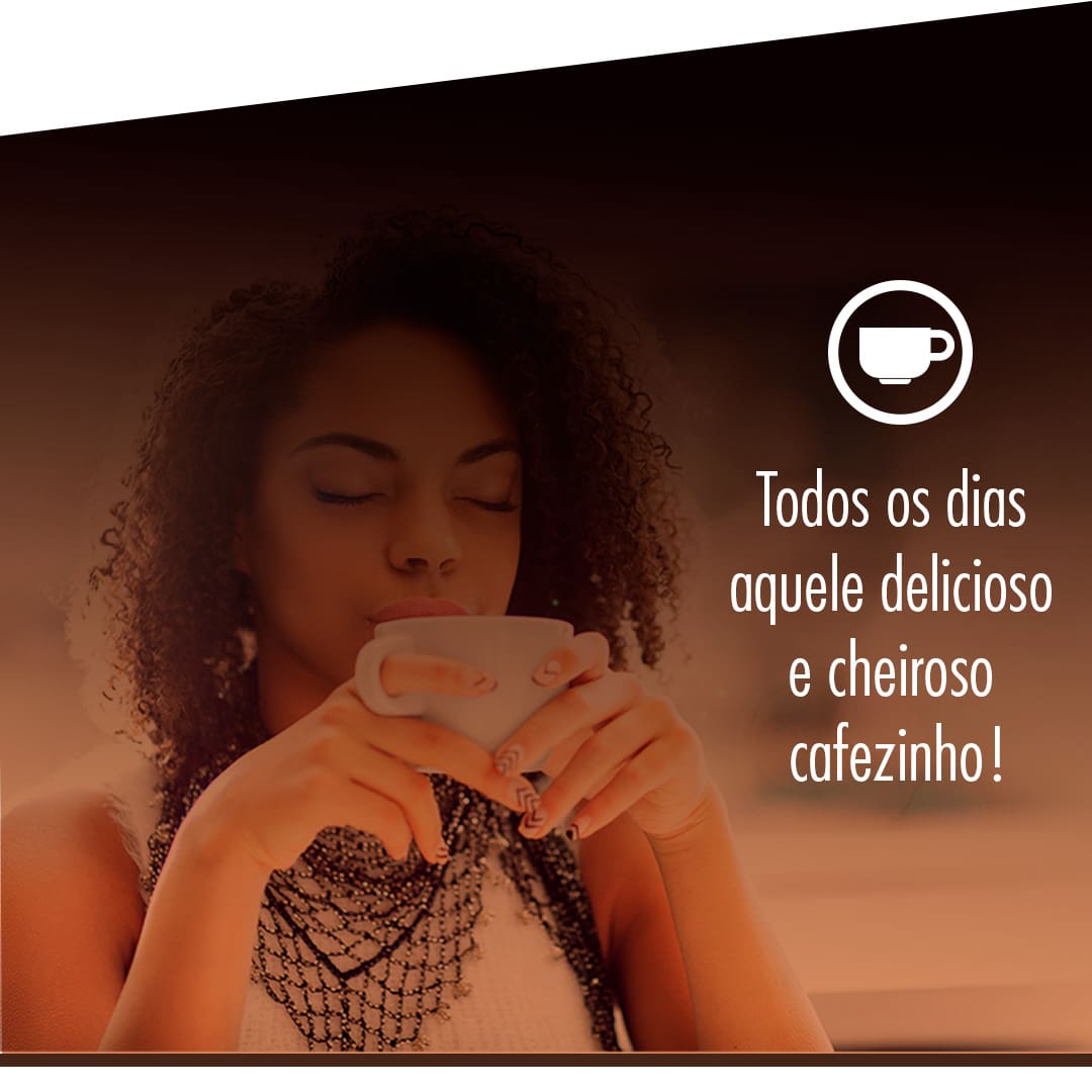 MULHER BEBENDO CAFE