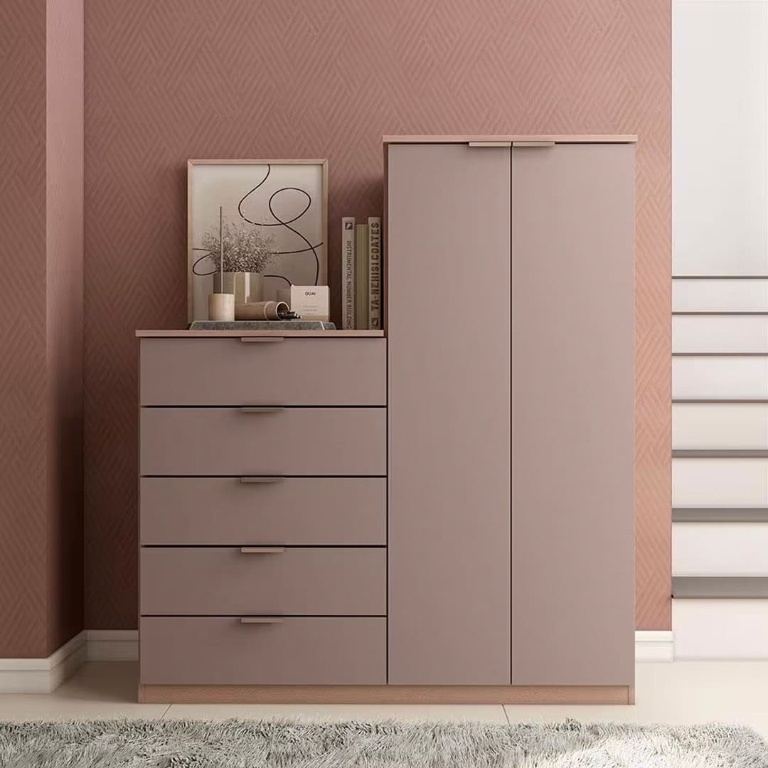Mais espaço para organizar roupas e acessórios