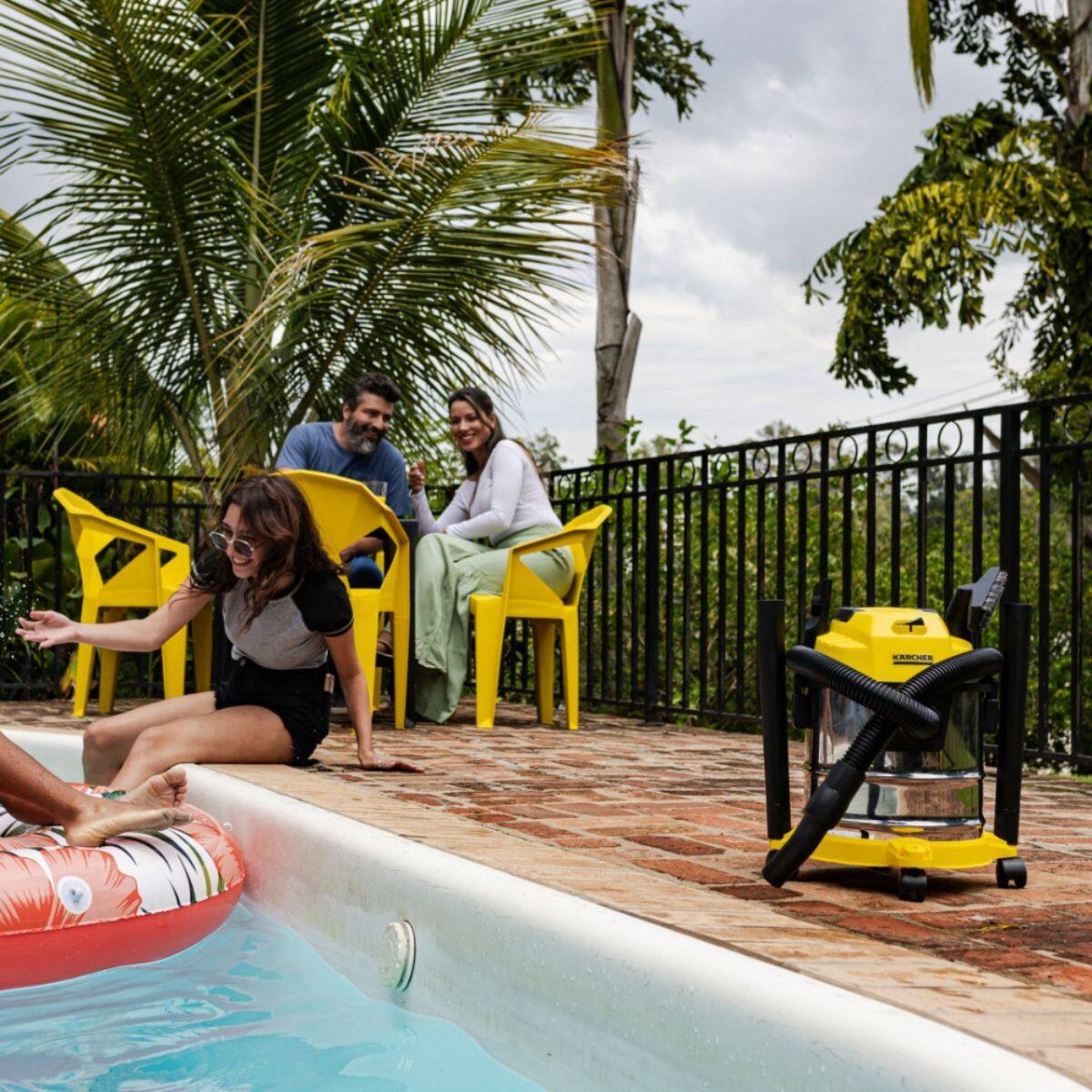 Aspirador de Pó e Líquido Karcher WDL 1s