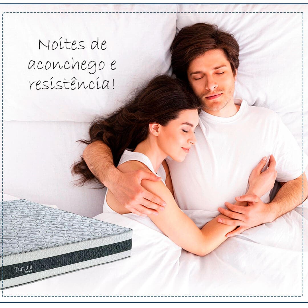 Casal dormindo sobre o colchão Queen Size Biflex Turquia