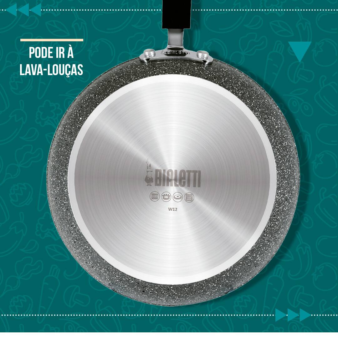 imagem mostra o fundo da frigideira enfatizando que pode ir à lava louças
