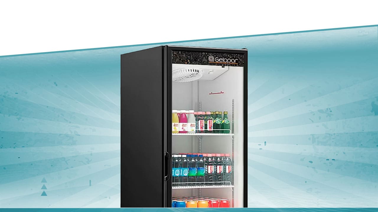 Refrigerador Vertical Gelopar GRV-57 prateleiras reguláveis porta de vidro