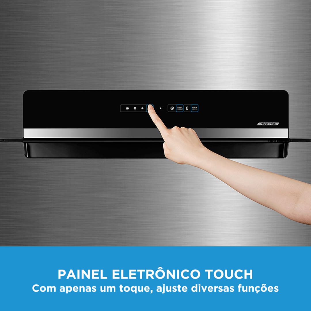 Ampla capacidade e modernidade. A Geladeira Frost Free Duplex 425 litros da Midea oferece uma solução completa para a sua cozinha. Com um freezer de 120 litros, o maior do segmento, ela garante espaço suficiente para armazenar todos os seus alimentos, unindo praticidade e design contemporâneo.